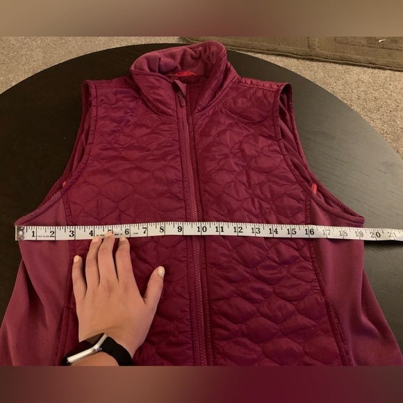 ๐HP ๐ LLBean Burgundy Vest - Picture 2 of 7